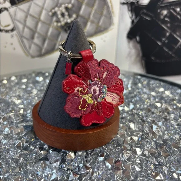 Coach RARE vintage poppy flower APPLIQUÉ key chain EUC - Picture 1 of 11